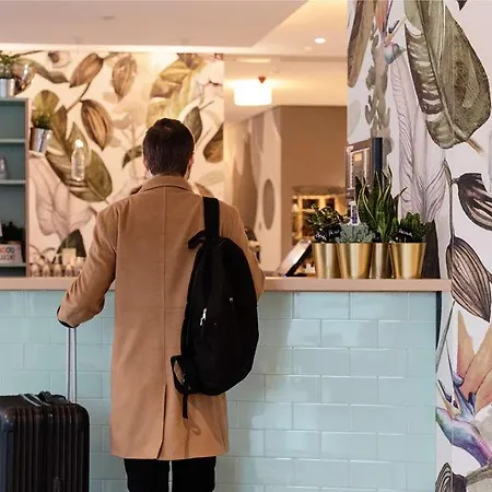 - The Niu, Crusoe Airport By Ihg