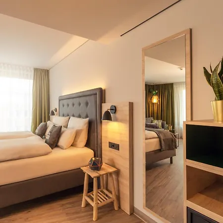 - The Niu, Crusoe Airport By Ihg 3* Bremen