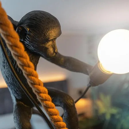 - The Niu, Crusoe Airport By Ihg Bremen