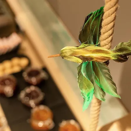 - The Niu, Crusoe Airport By Ihg Hotell 3*