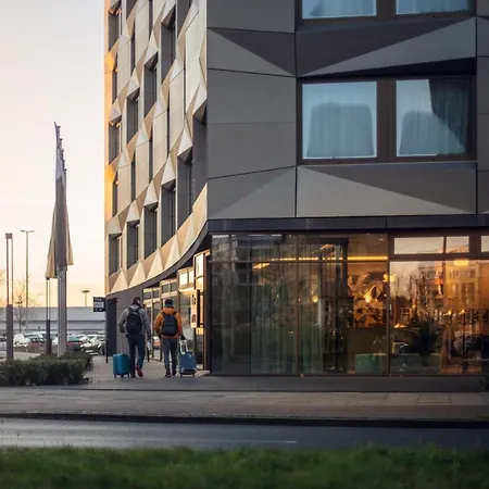 - The Niu, Crusoe Airport By Ihg Hotell