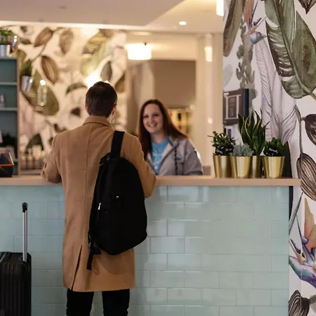 - The Niu, Crusoe Airport By Ihg 3* Bremen