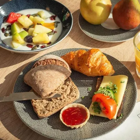 - The Niu, Crusoe Airport By Ihg Otel Bremen