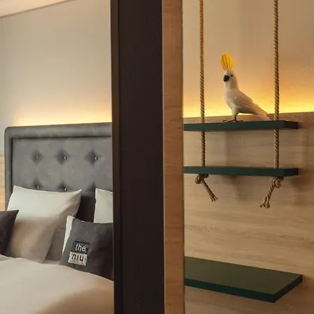 - The Niu, Crusoe Airport By Ihg Hotel 3*