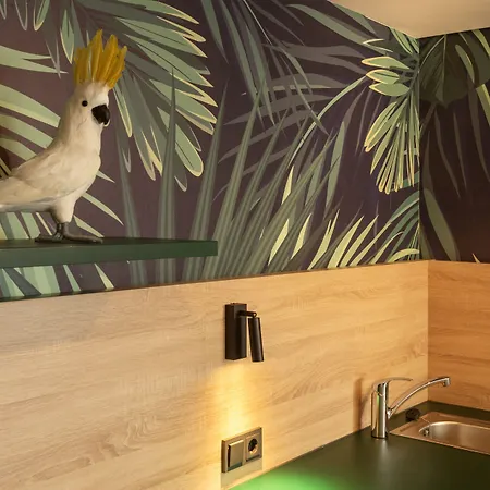 - The Niu, Crusoe Airport By Ihg Bremen