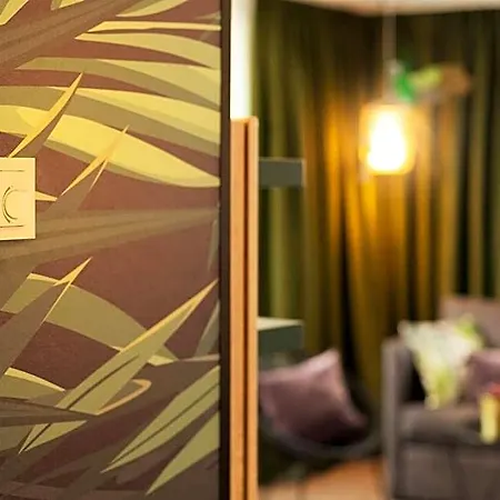 - The Niu, Crusoe Airport By Ihg Hotel Bremen