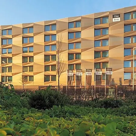 - The Niu, Crusoe Airport By Ihg ברמן