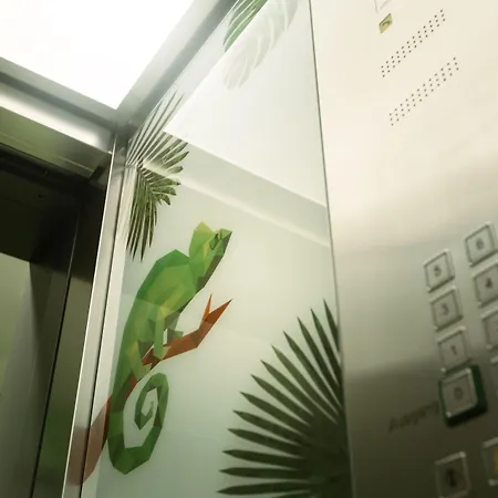 - The Niu, Crusoe Airport By Ihg Otel Bremen