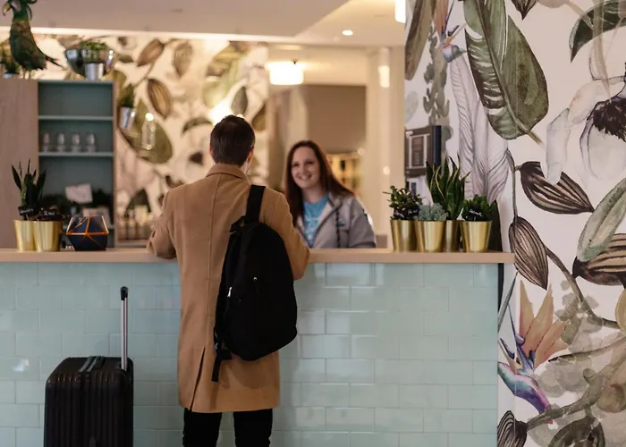 - The Niu, Crusoe Airport By Ihg 3* Βρέμη