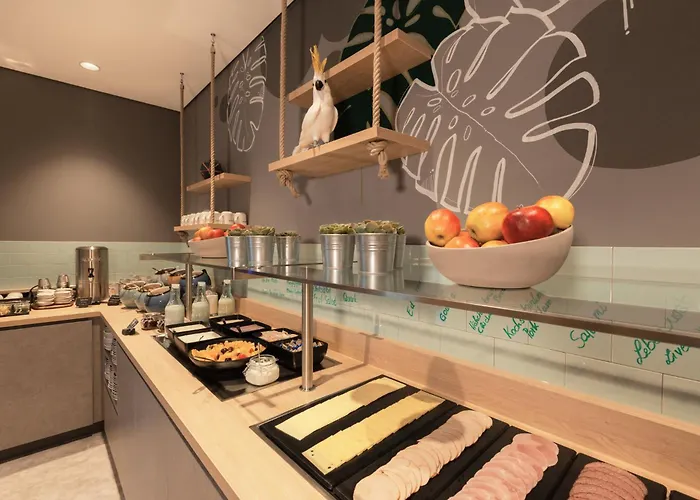 - The Niu, Crusoe Airport By Ihg Hotel