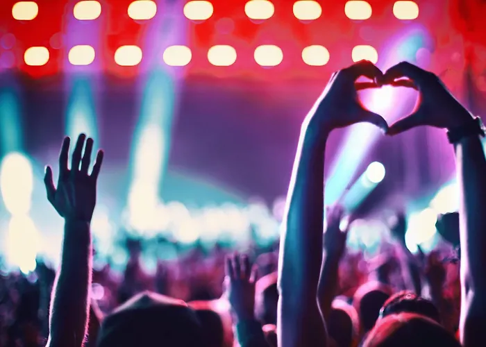 - The Niu, Crusoe Airport By Ihg