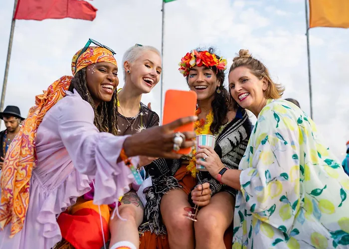 - The Niu, Crusoe Airport By Ihg 3*