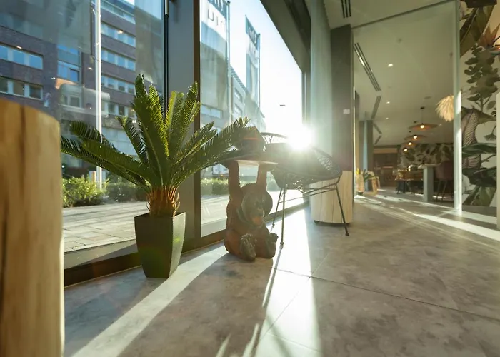 - The Niu, Crusoe Airport By Ihg 酒店 3*