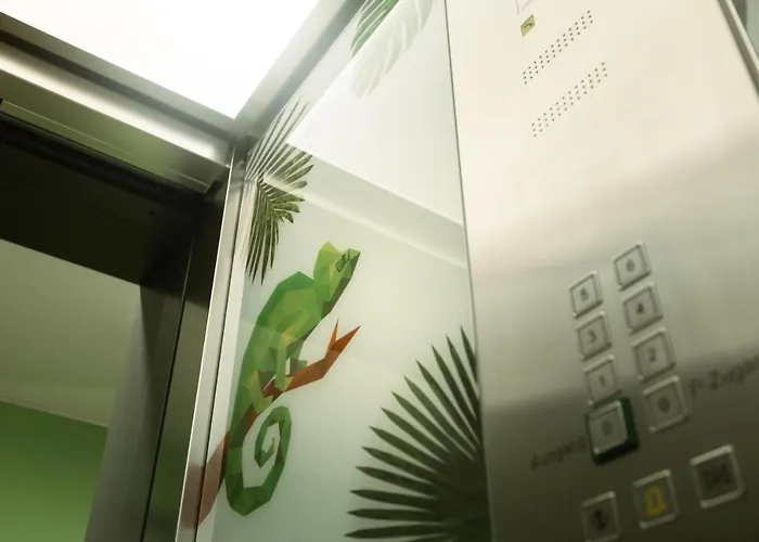 Ξενοδοχείο - The Niu, Crusoe Airport By Ihg