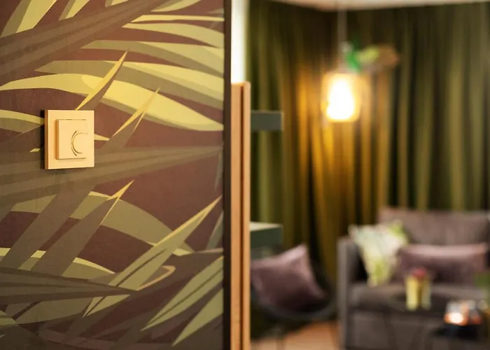 - The Niu, Crusoe Airport By Ihg Hotel