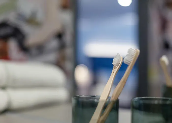 - The Niu, Crusoe Airport By Ihg