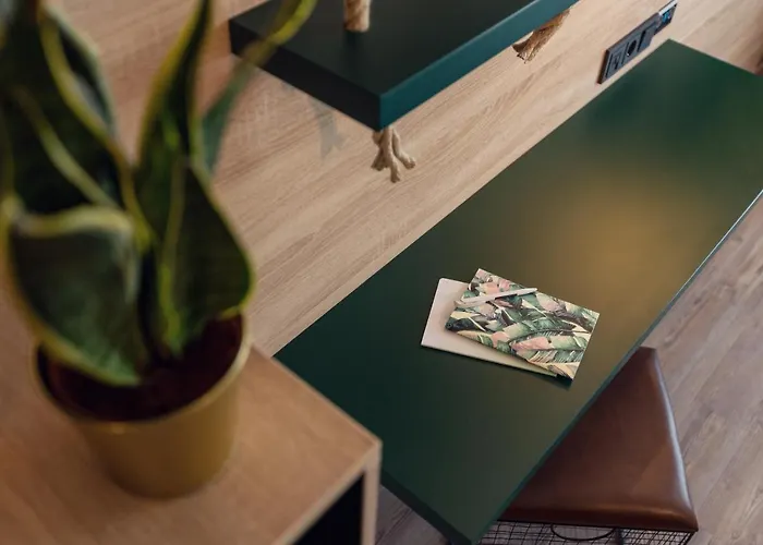 - The Niu, Crusoe Airport By Ihg 酒店