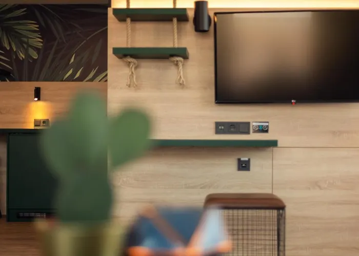 - The Niu, Crusoe Airport By Ihg 3* Bremen